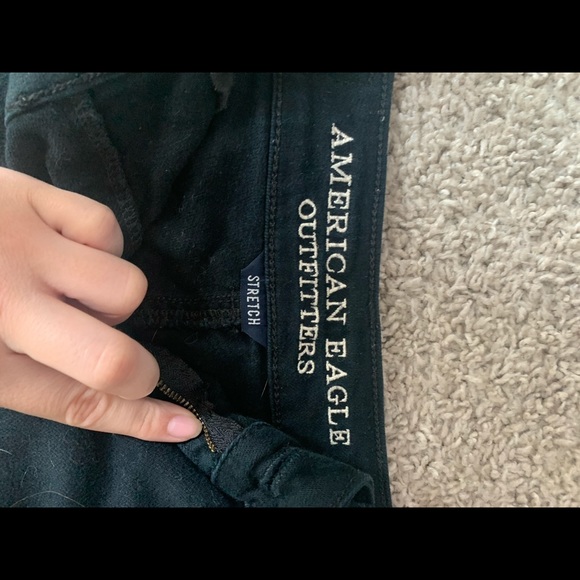 AMERICAN EAGLE BLACK RIPPED SHORTS - Picture 4 of 4